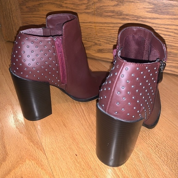 NWOT JUSTFAB Tonlie burgundy booties - Picture 7 of 7